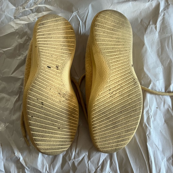 ALLBIRDS Wool Runner Sneakers Size 7 Lux Beige Yellow Merino Wool $110 - Picture 13 of 14